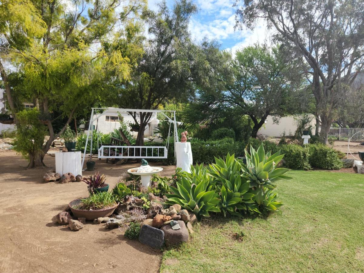 Die Dorpshuis Graaff Reinet Exterior photo