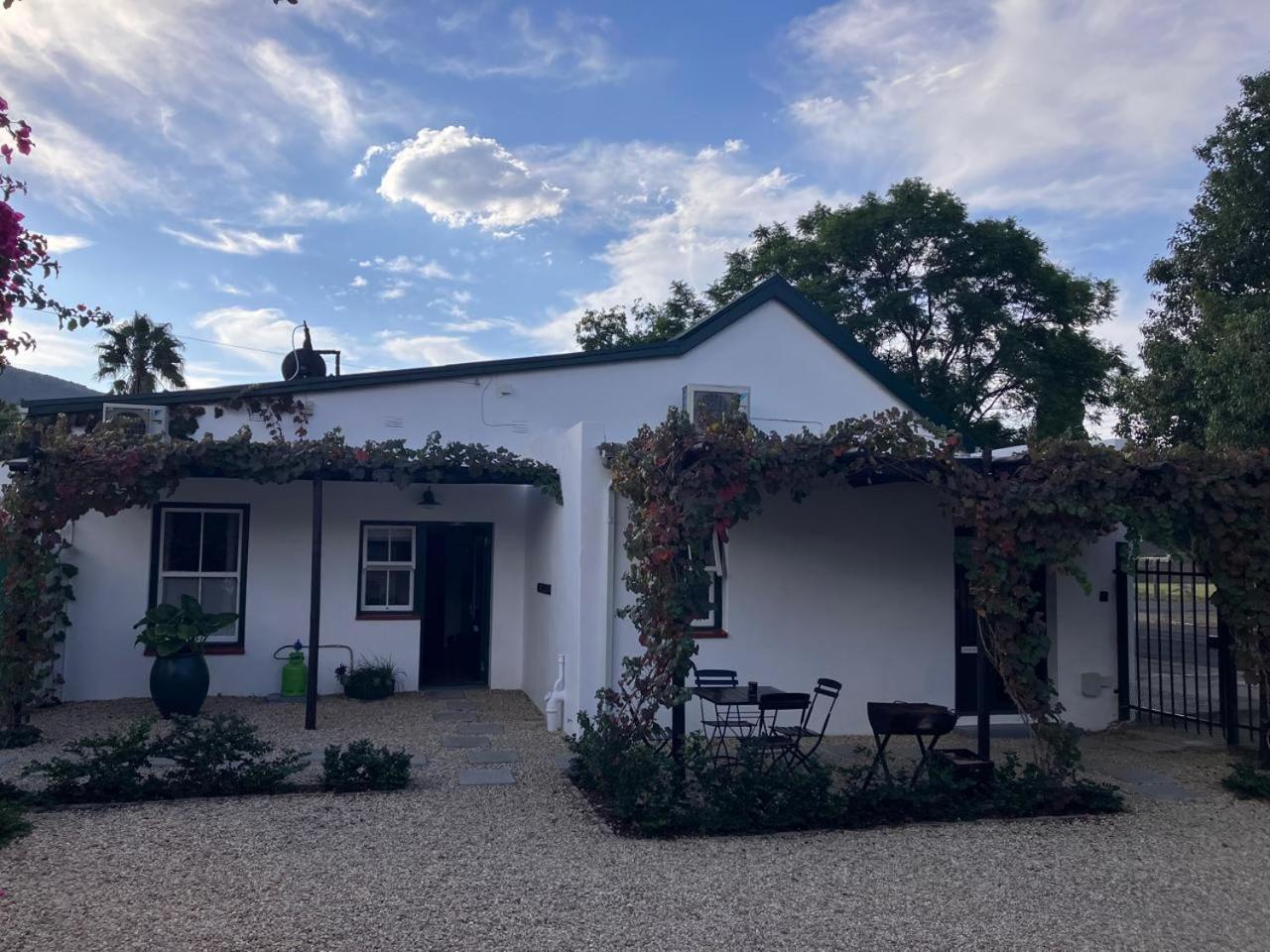 Die Dorpshuis Graaff Reinet Exterior photo
