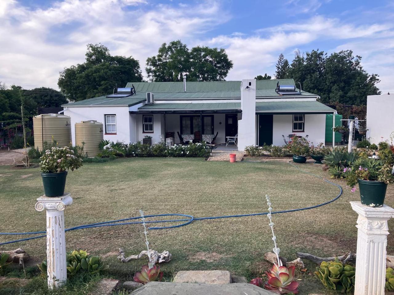 Die Dorpshuis Graaff Reinet Exterior photo